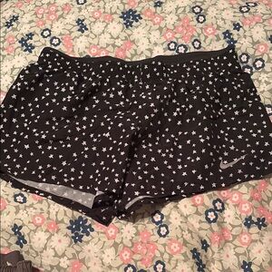 Nike Women’s Dri-FIT 10K Americana Running Shorts-Black White Stars